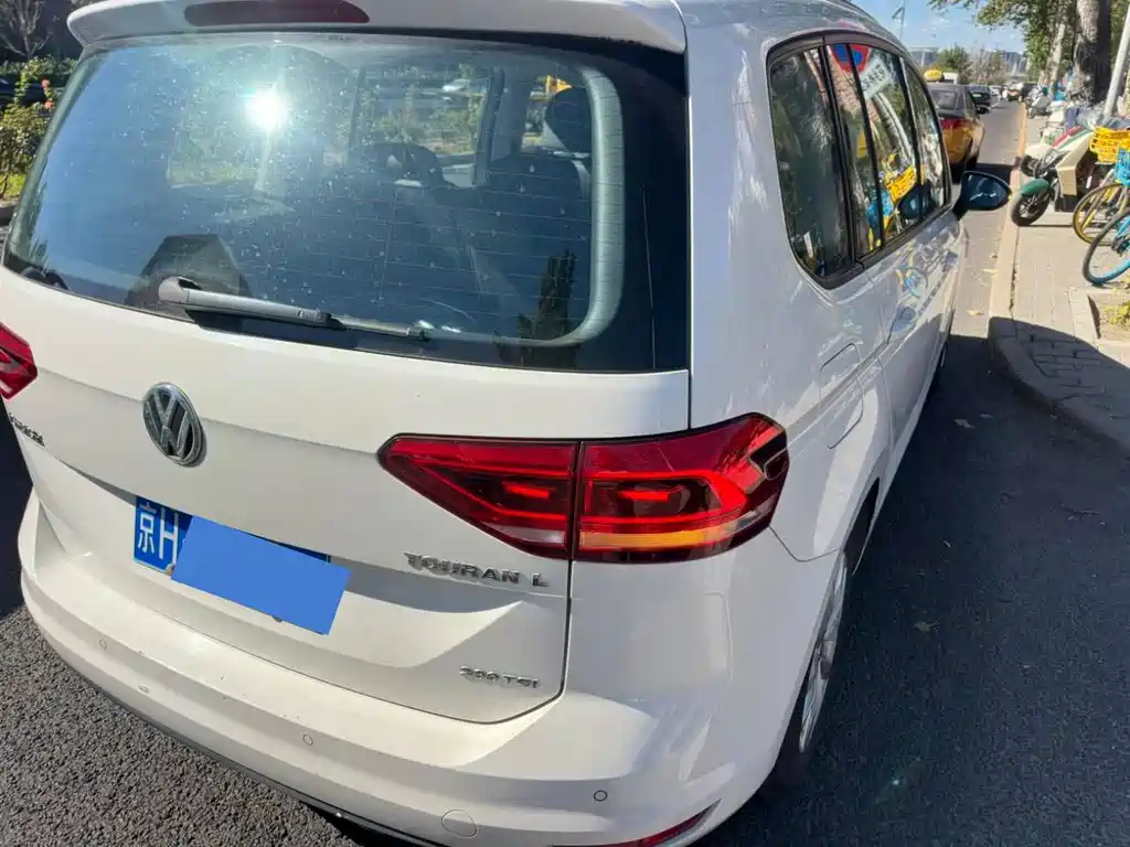 Volkswagen Touran — миниатюра 5