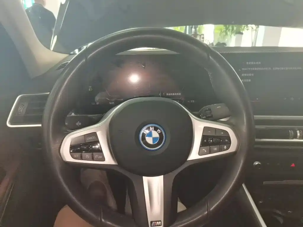 BMW i3 — миниатюра 11