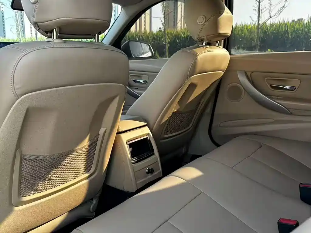 BMW 3 Series — миниатюра 8