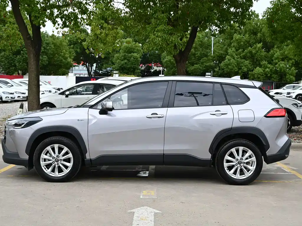 Toyota Corolla Cross — миниатюра 2