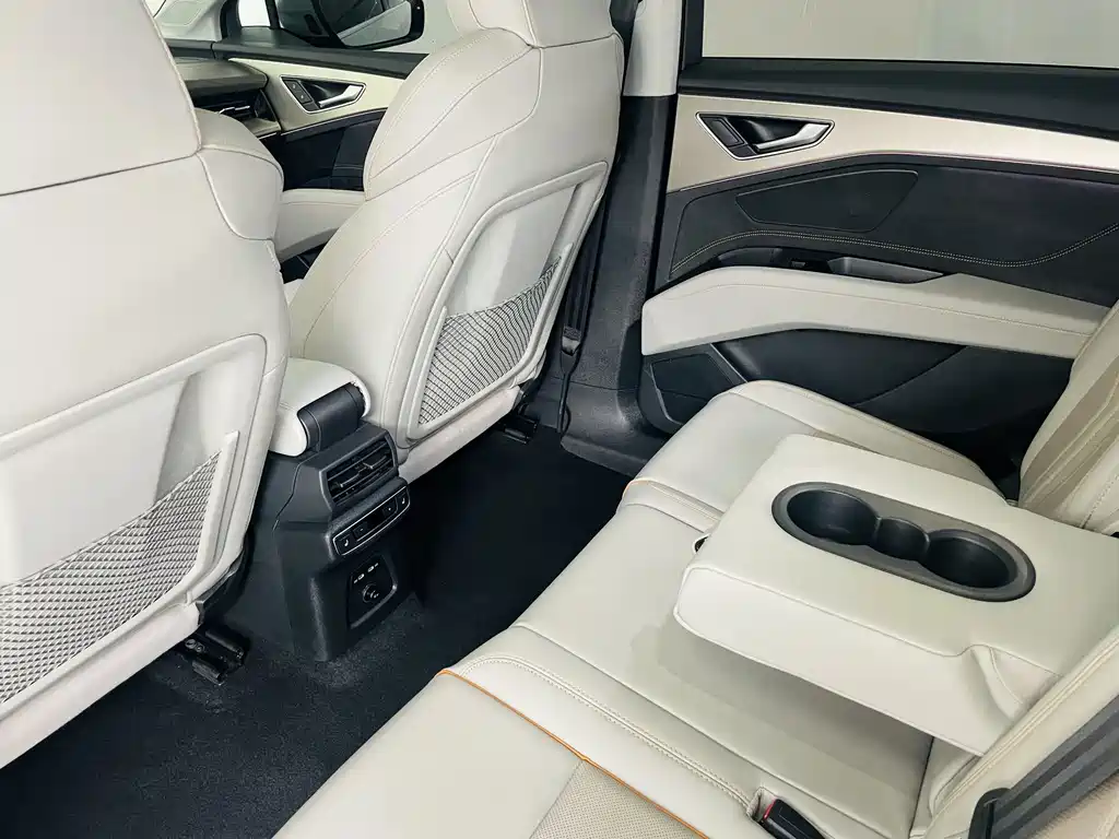 Audi Q5 e-tron — миниатюра 11