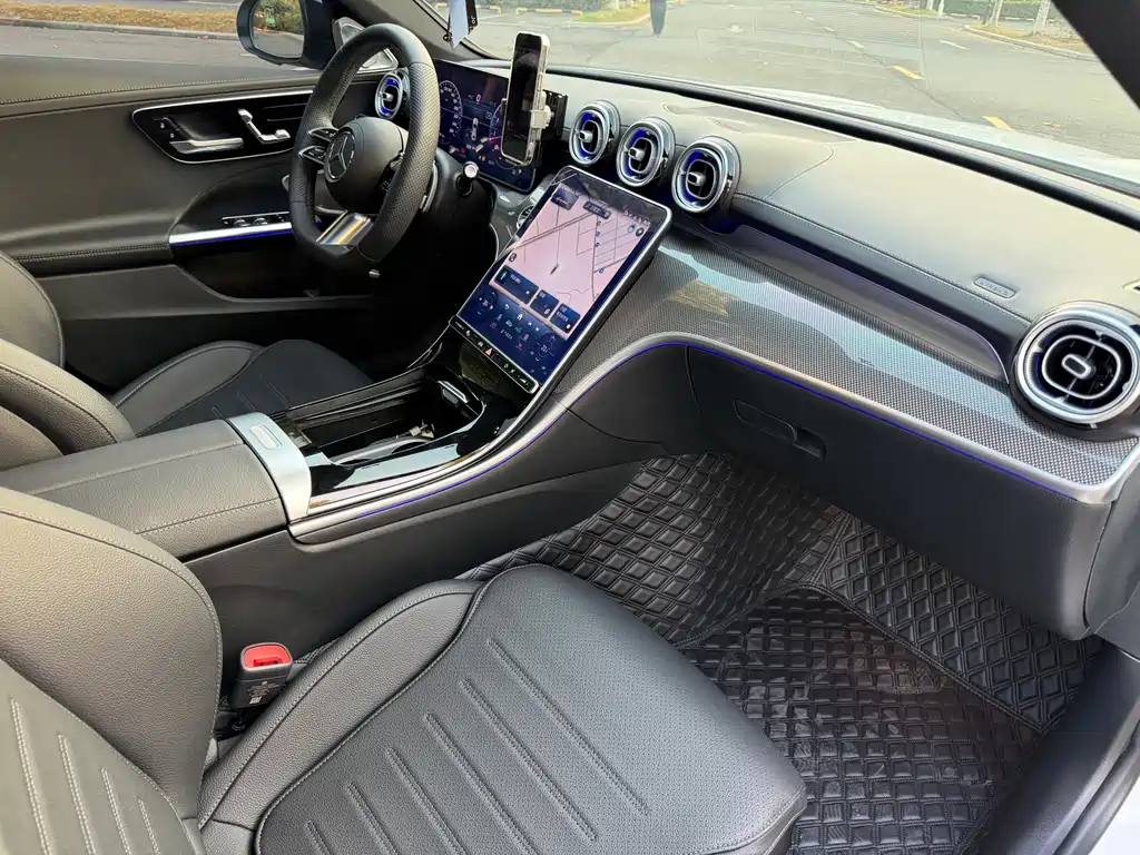 Mercedes-Benz C-Class — миниатюра 11