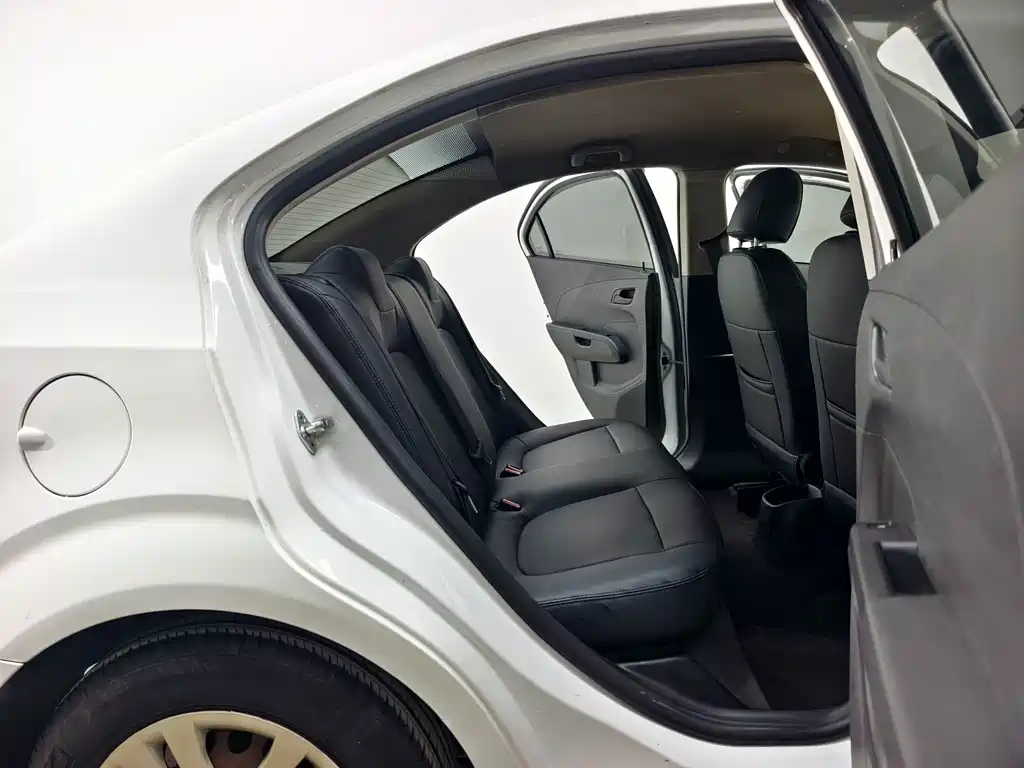 Chevrolet Aveo — миниатюра 15