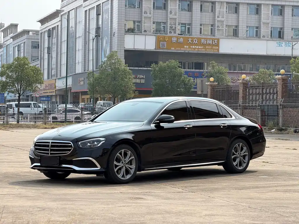 Mercedes-Benz E-Class — миниатюра 3