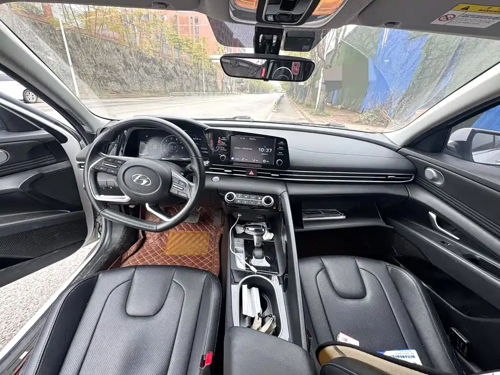 Hyundai Elantra — миниатюра 3