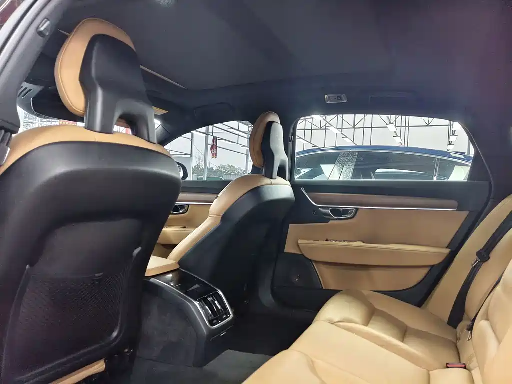 Volvo S90 — миниатюра 12