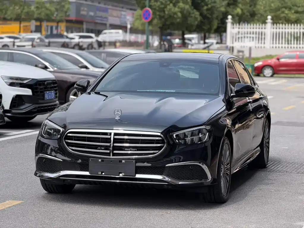 Mercedes-Benz E-Class — миниатюра 2