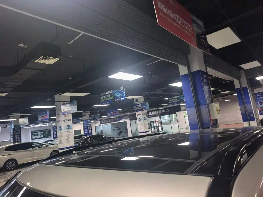 Land Rover Range Rover — миниатюра 4