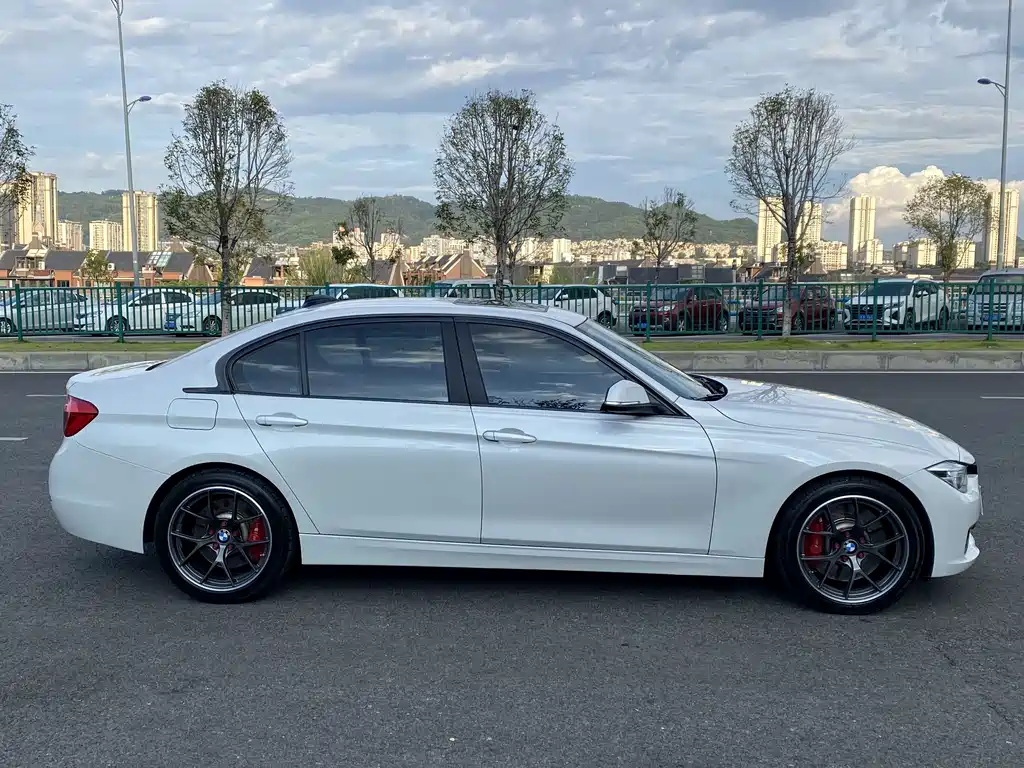 BMW 3 Series — миниатюра 4