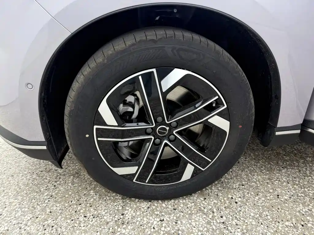 Volvo XC70 PHEV — миниатюра 12