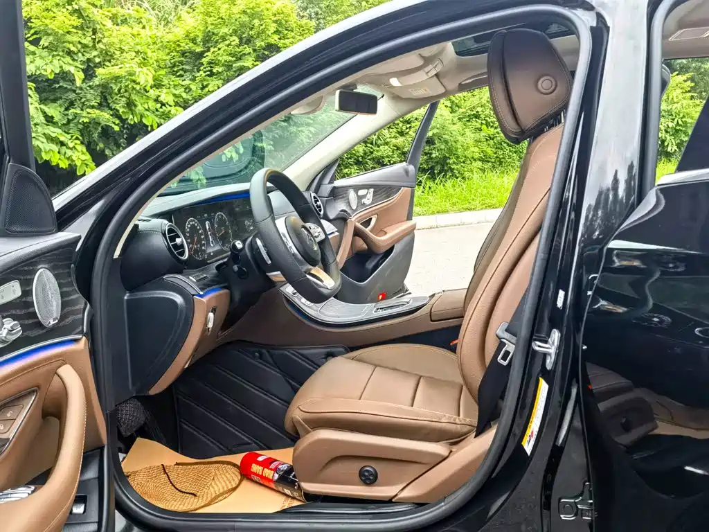 Mercedes-Benz E-Class — миниатюра 9