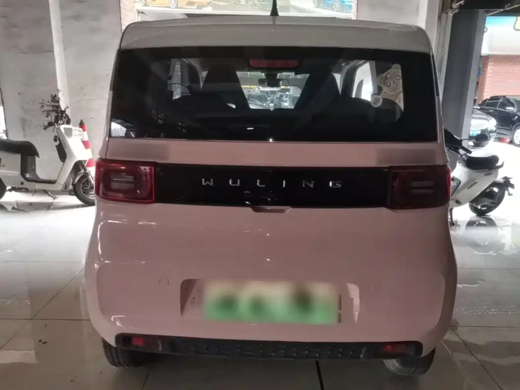 Wuling MINIEV — миниатюра 6