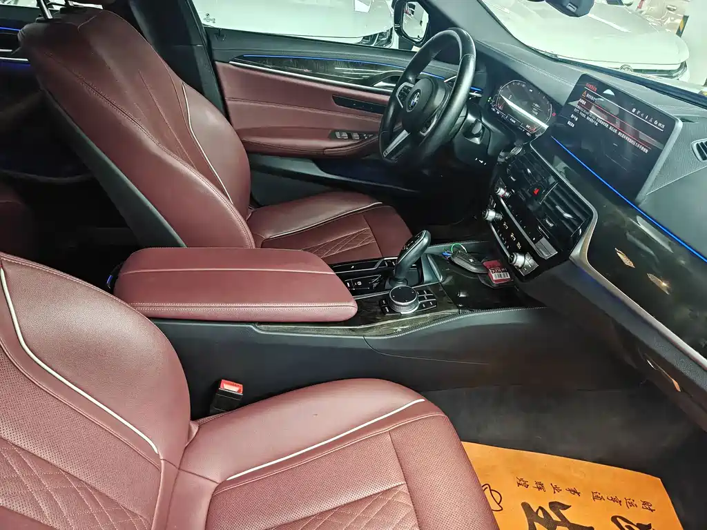 BMW 5 Series — миниатюра 6