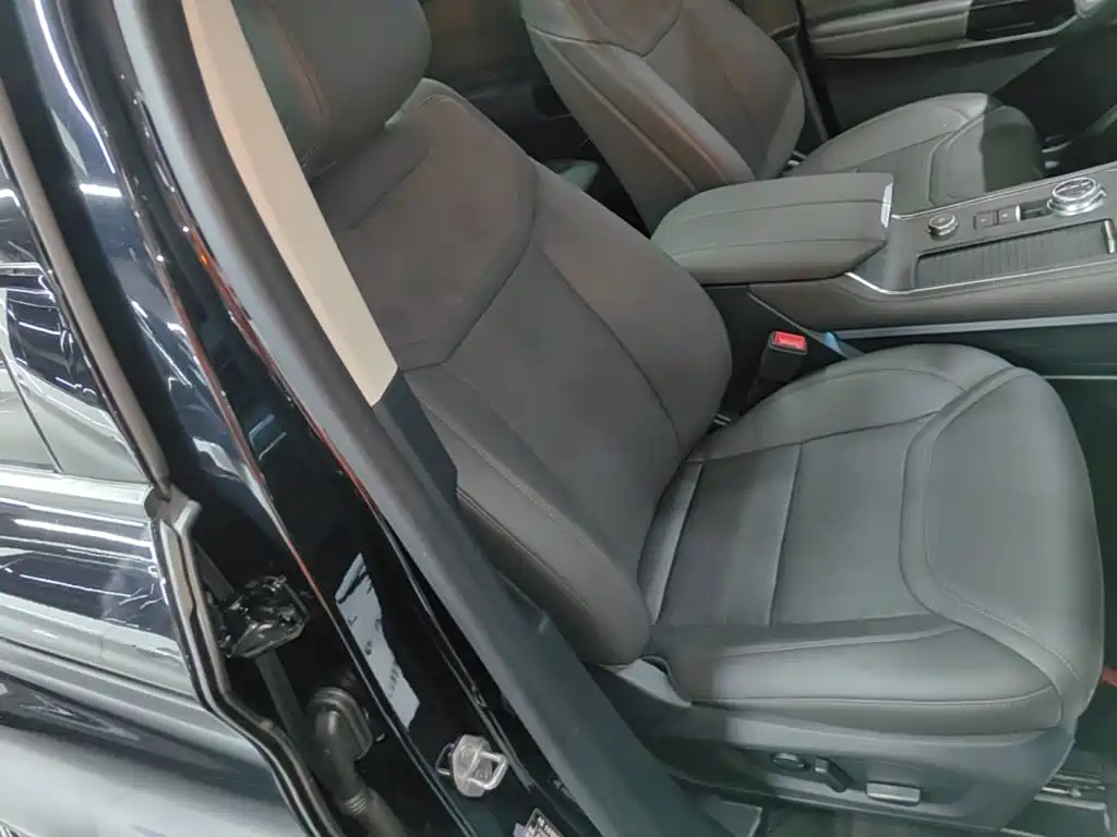 Ford Explorer — миниатюра 25