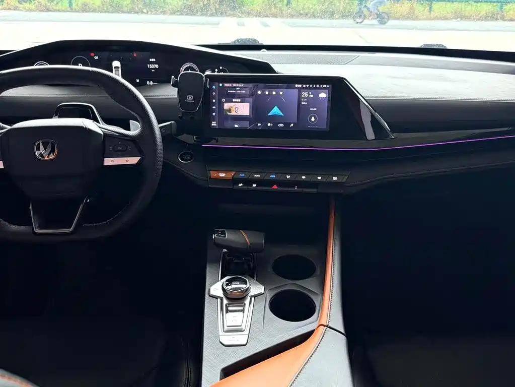 Changan UNI-V — миниатюра 4
