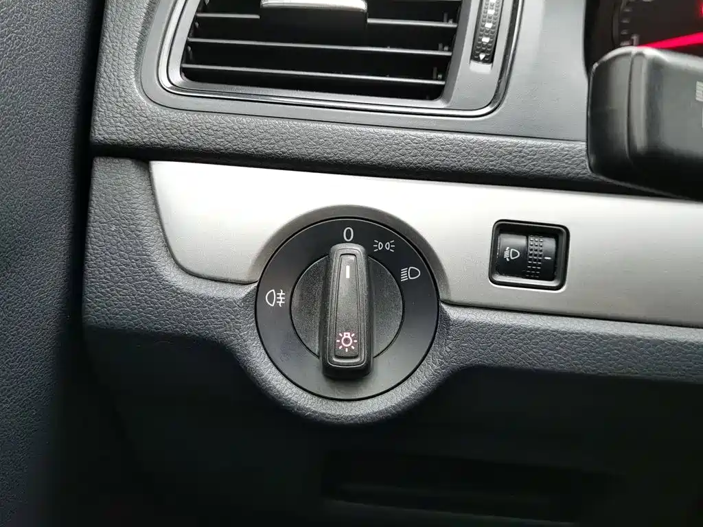Volkswagen Lavida — миниатюра 21