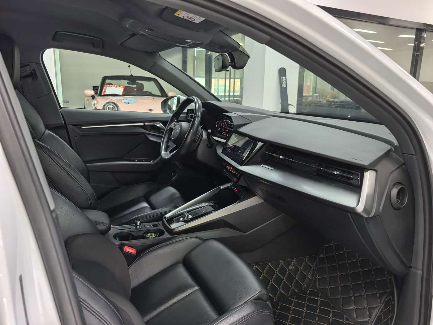 Audi A3 1.4 л 2021 г. Белый, пробег 33000 км