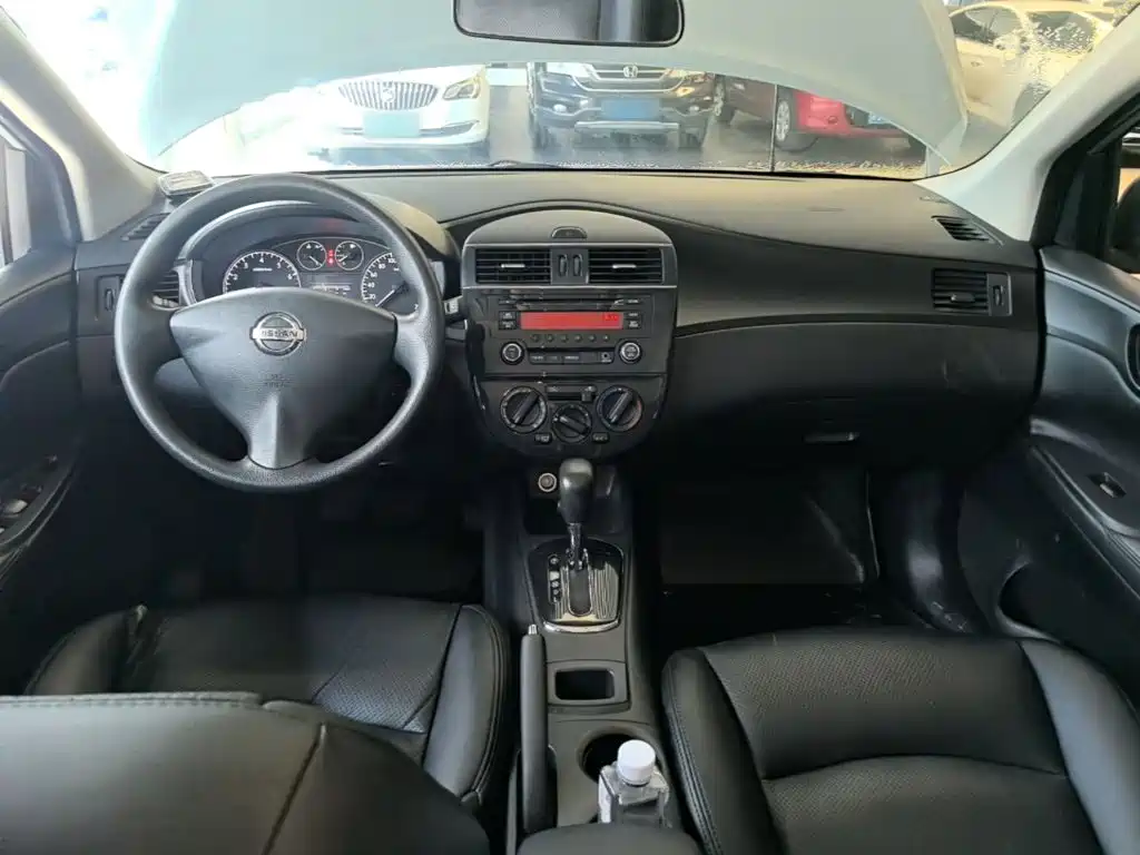 Nissan Tiida — миниатюра 10