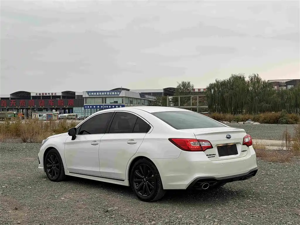 Subaru Legacy — миниатюра 6