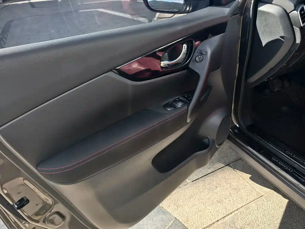 Nissan Qashqai — миниатюра 7