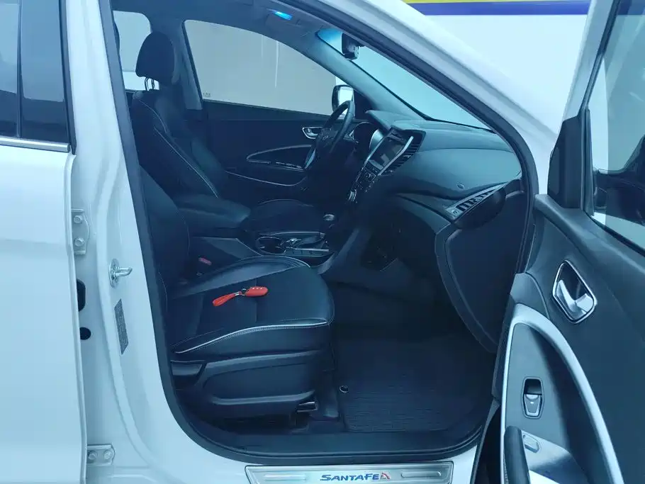 Hyundai Santa Fe — миниатюра 8