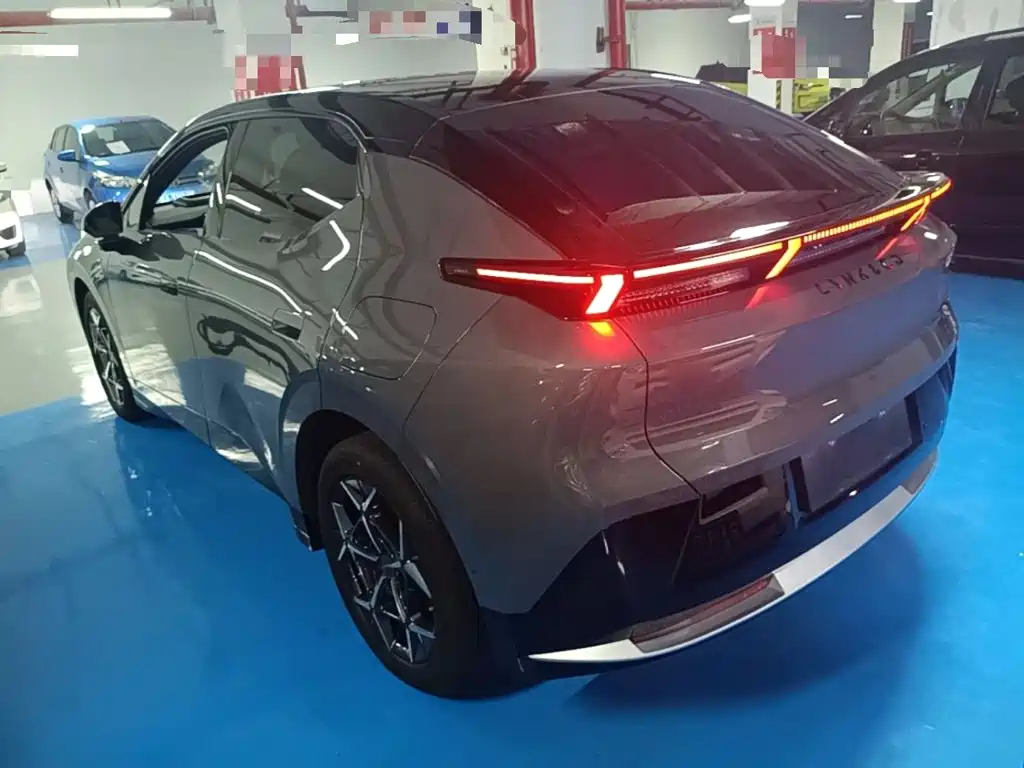 Lynk & Co 20 — миниатюра 5