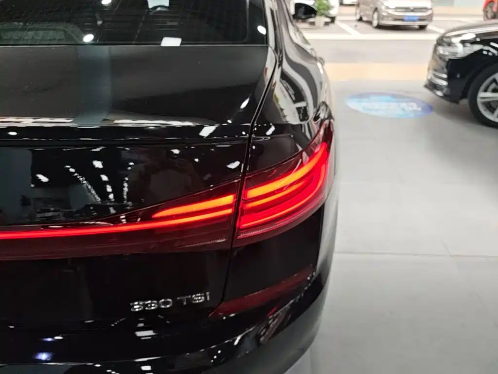 Volkswagen Passat 2022 330TSI Luxury