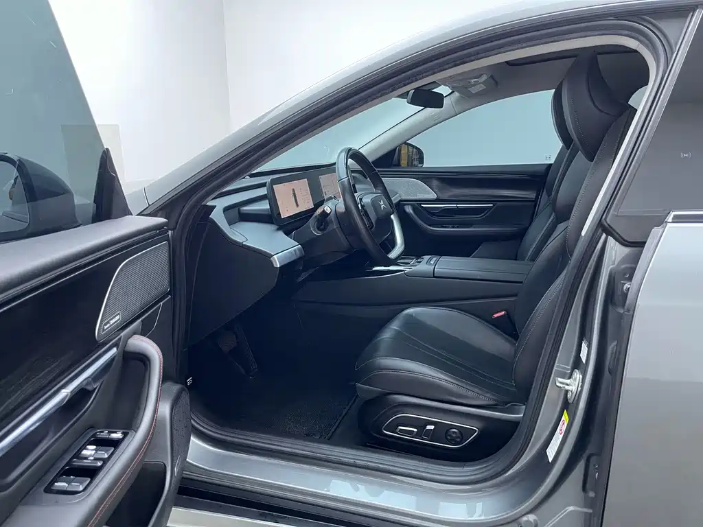 XPeng P7 — миниатюра 11