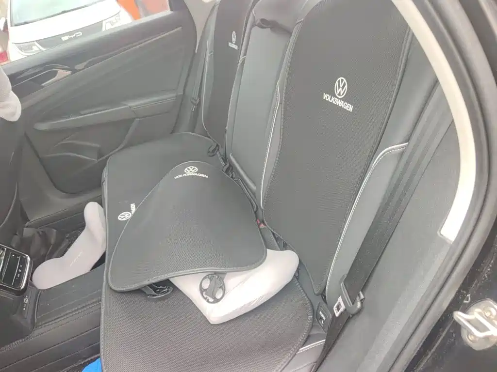 Volkswagen Passat — миниатюра 14