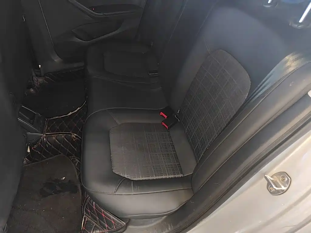 Volkswagen Jetta — миниатюра 17
