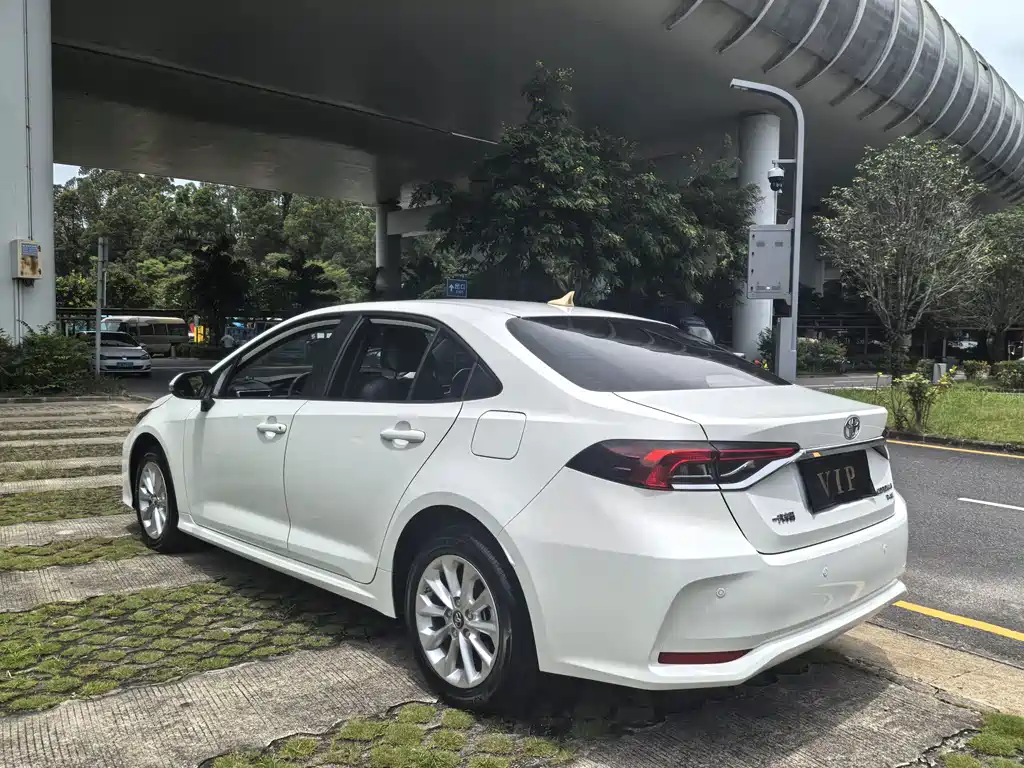 Toyota Corolla — миниатюра 11