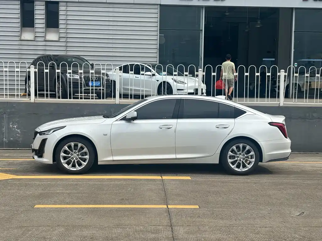 Cadillac CT5 2023 28T Luxury （ Standard ）