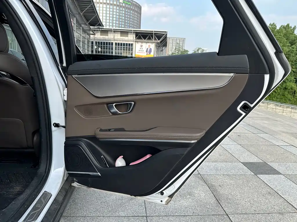 BYD Han — миниатюра 23