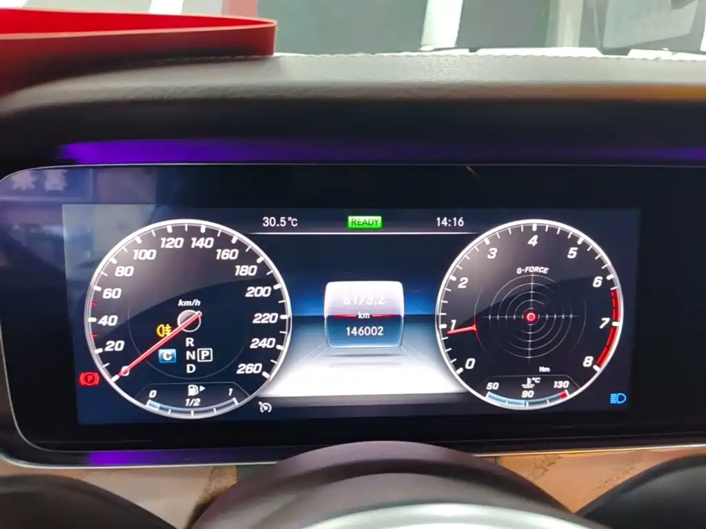Mercedes-Benz E-Class — миниатюра 12