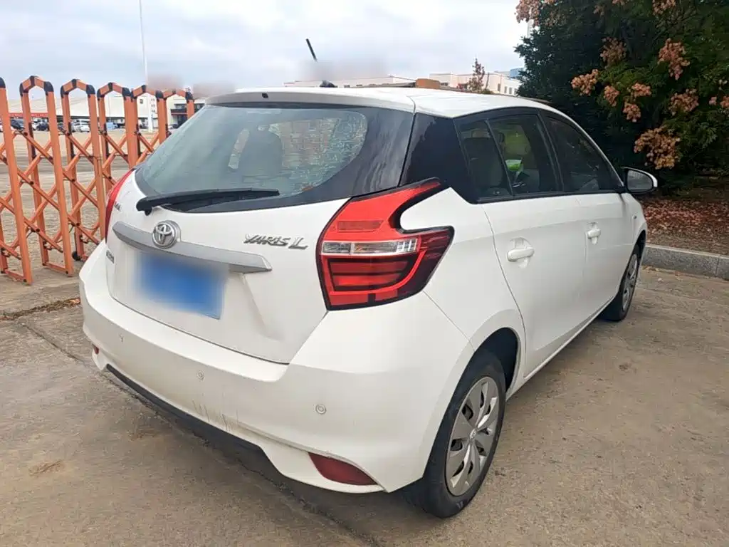 Toyota Yaris L — миниатюра 7