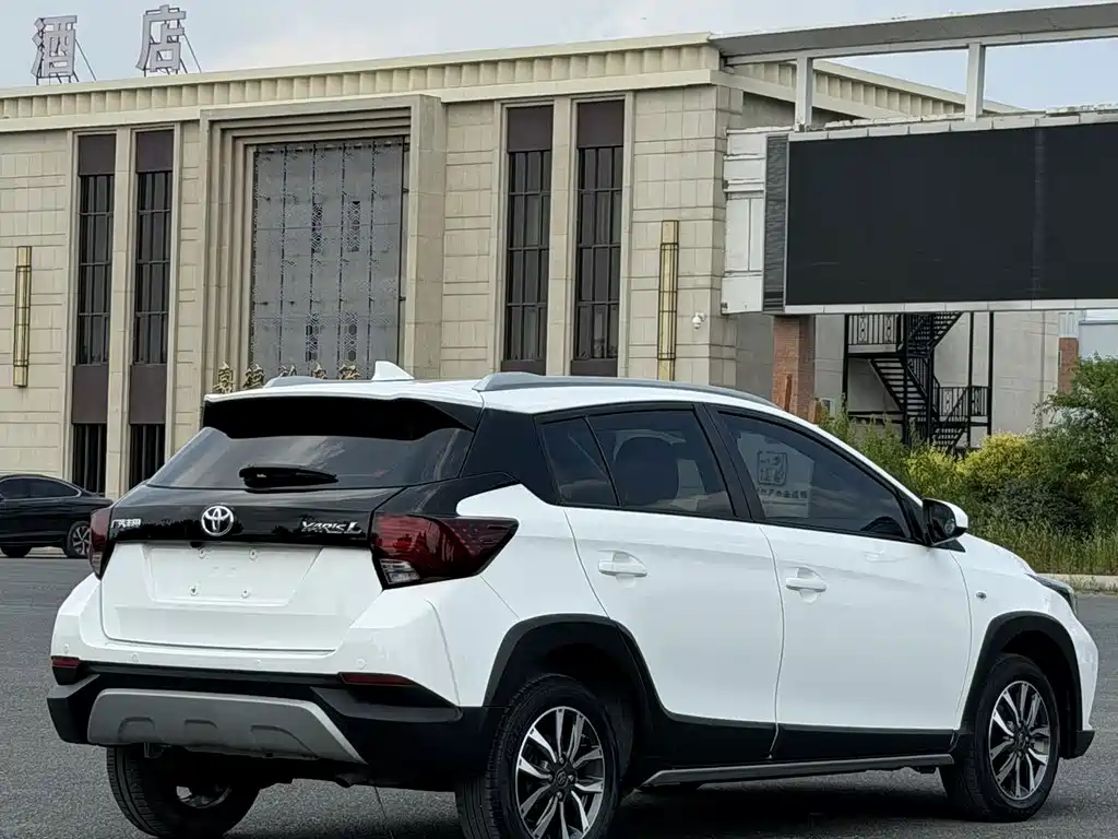 Toyota Yaris L Zhixuan X 1.5L CVT Luxury PLUS Edition, фото 6