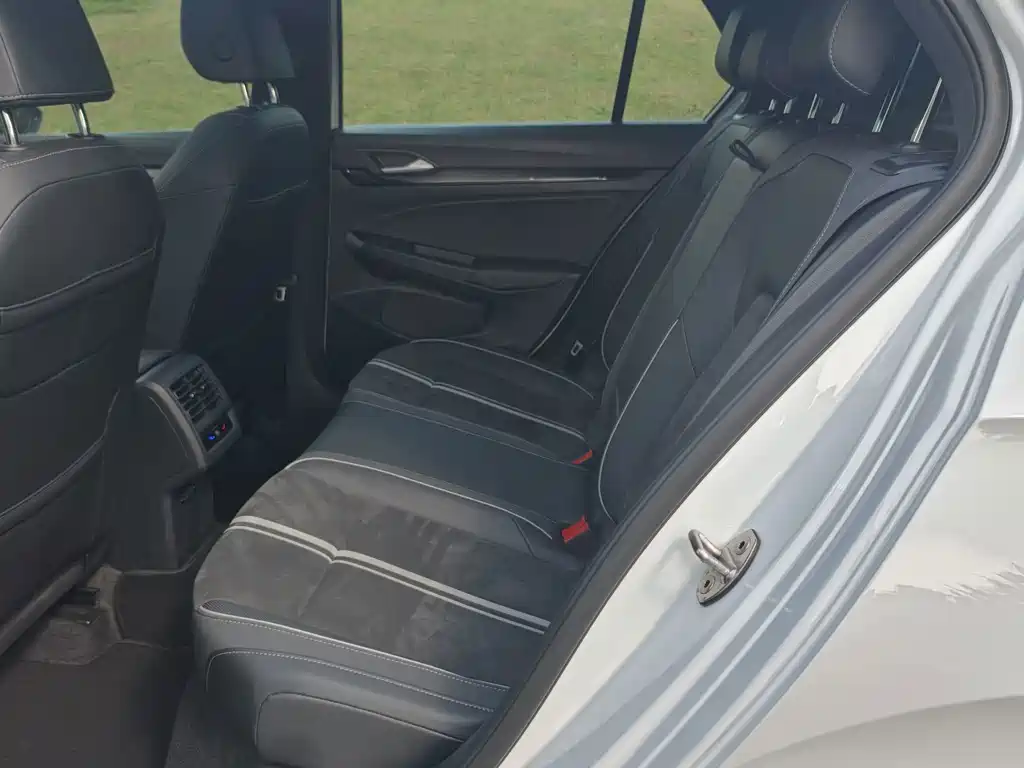 Volkswagen Golf — миниатюра 12