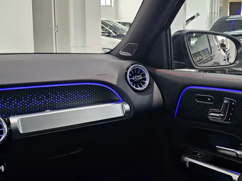 Mercedes-Benz GLB AMG — миниатюра 8