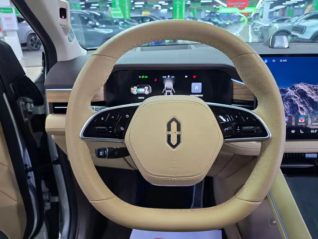 AITO ASK THE WORLD M7