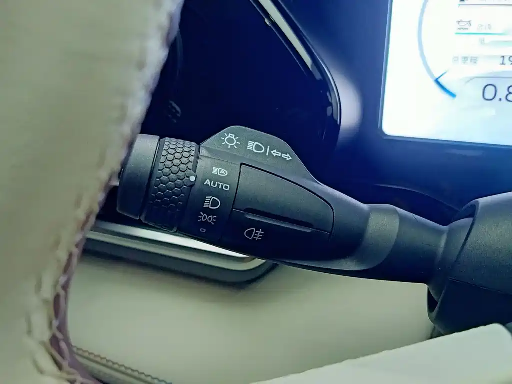 Geely Xingyue L — миниатюра 13