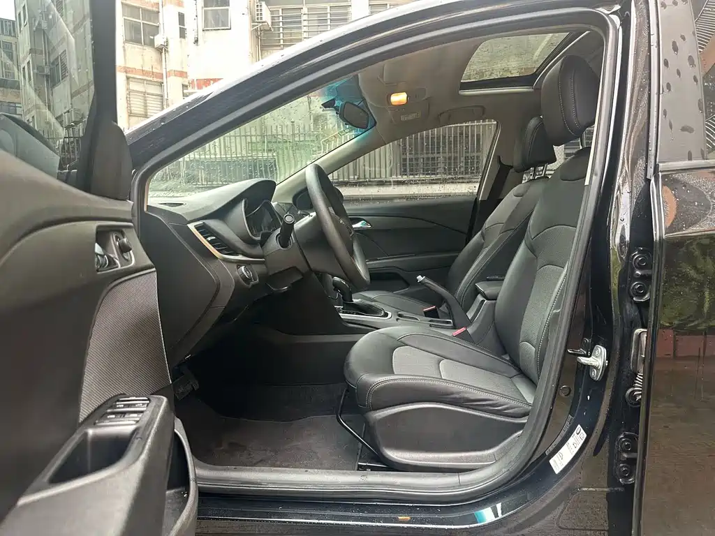 Chevrolet Cavalier — миниатюра 8