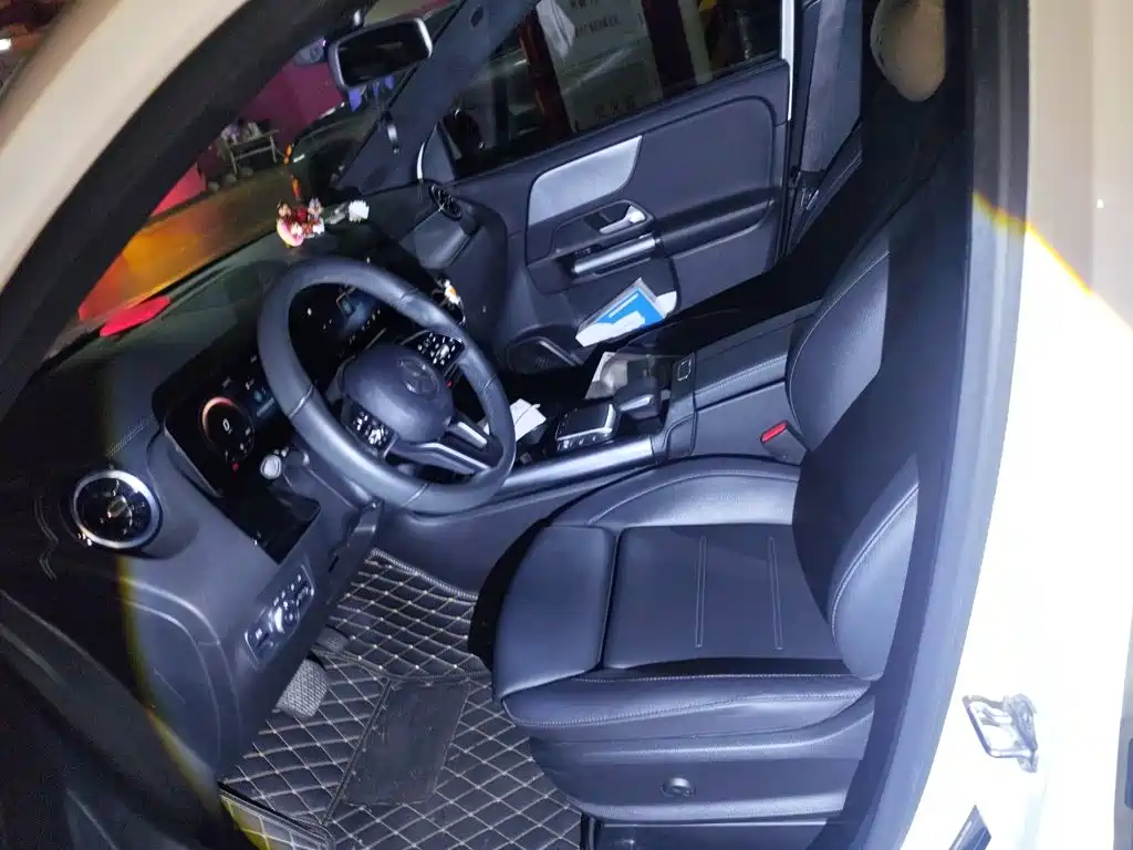 Mercedes-Benz GLA — миниатюра 12
