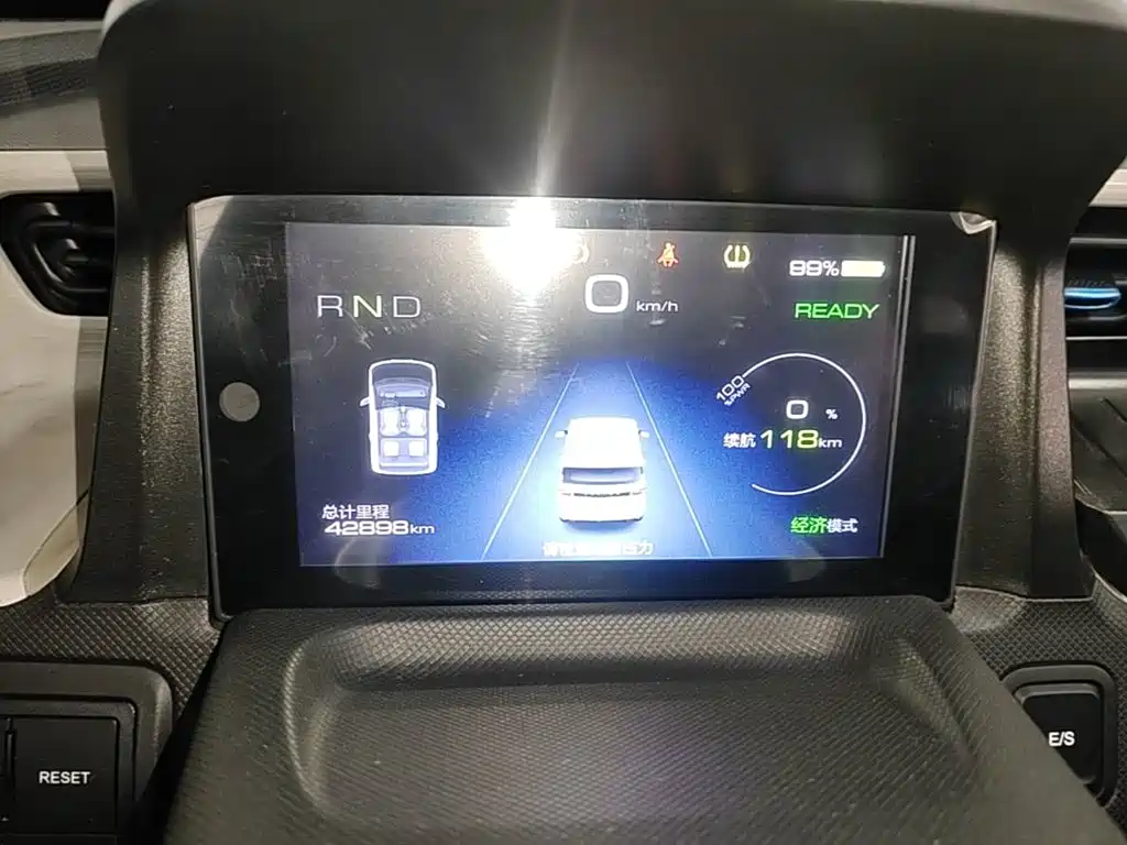 Wuling MINIEV — миниатюра 12