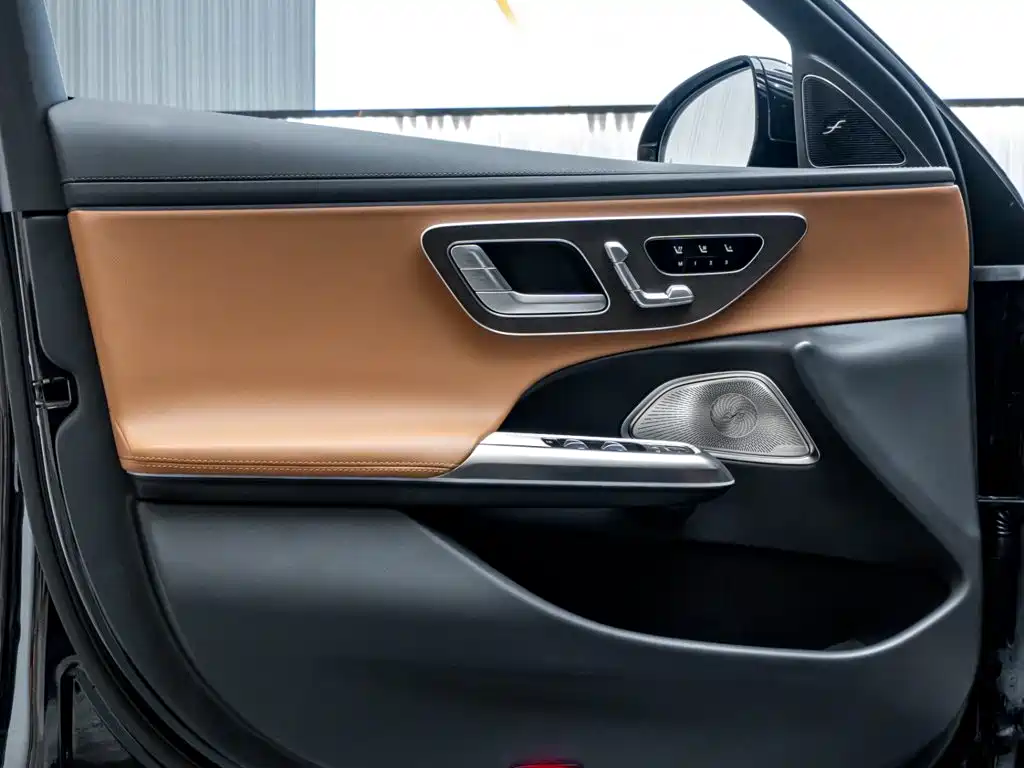 Mercedes-Benz E-Class — миниатюра 21