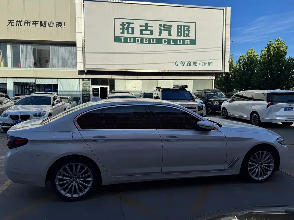 BMW 5 Series — миниатюра 8