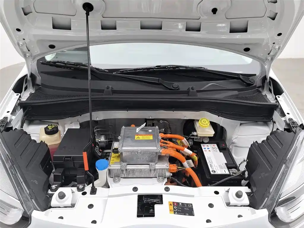 Roewe Clever 2021 302km мест