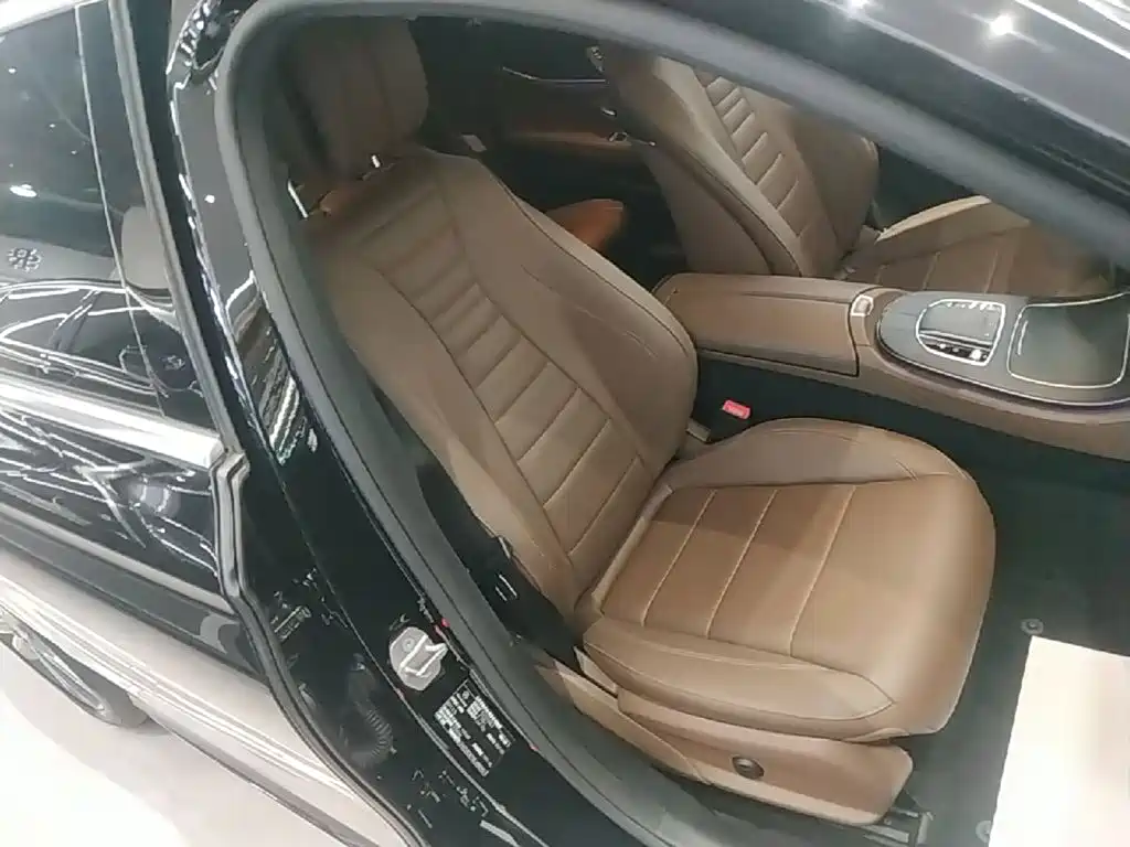 Mercedes-Benz E-Class — миниатюра 25