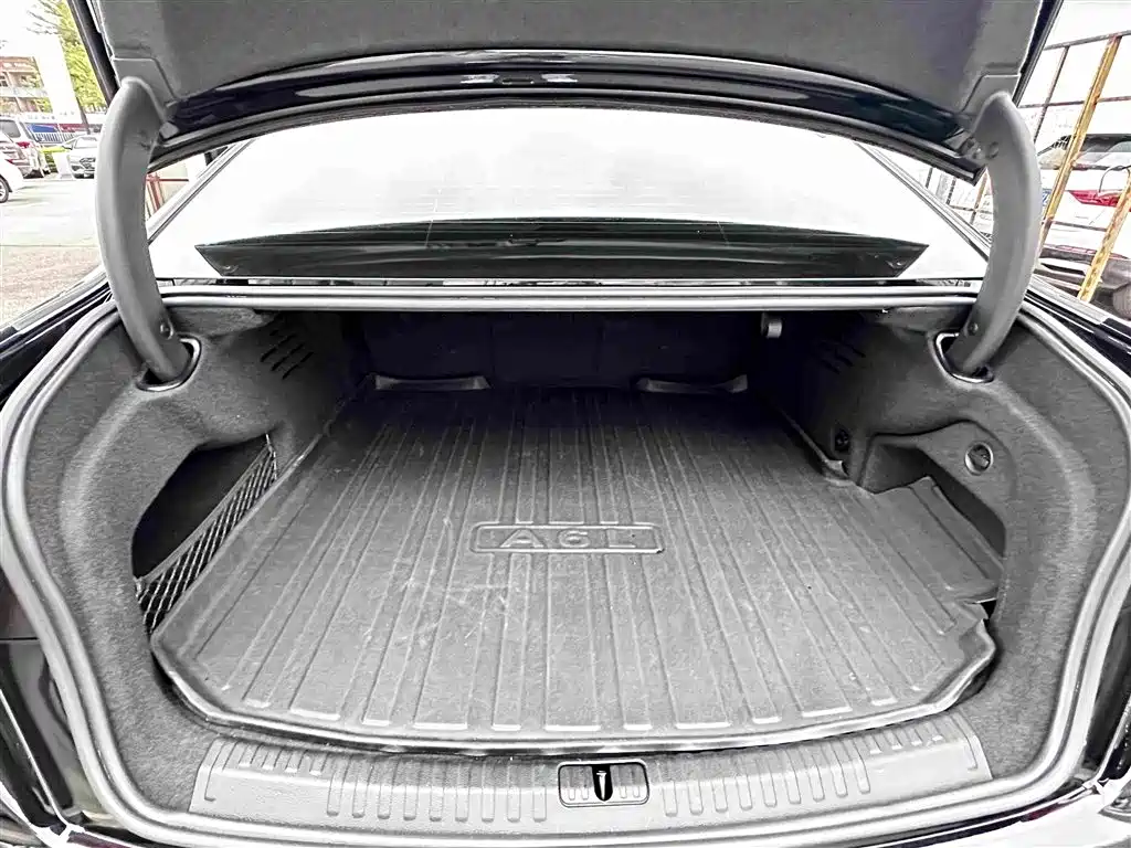 Audi A6L New Energy — миниатюра 8