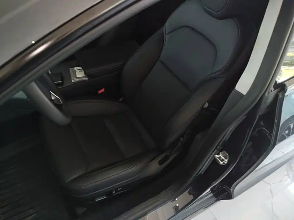 Tesla Model 3 — миниатюра 15