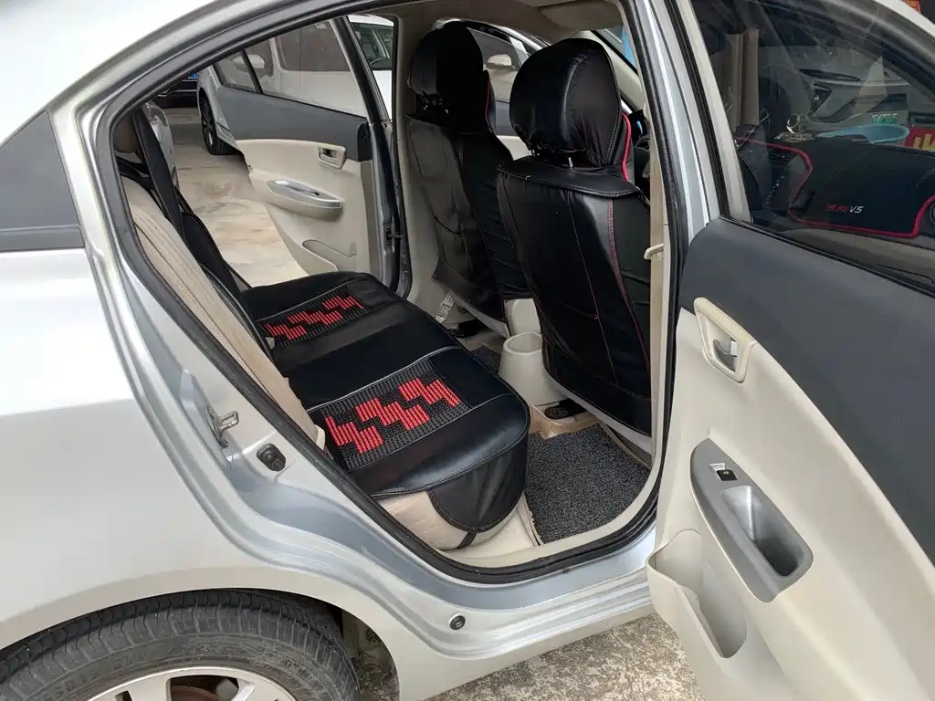 Changan V5 — миниатюра 6